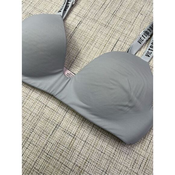 Victoria’s Secret Women's Gray Adjustable Strap Seamless Bra Size 32B - Picture 2 of 8